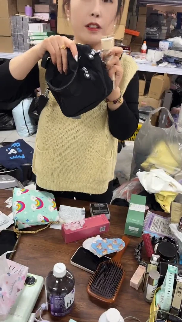 PVC点点小红心 关注主播 小金管防晒