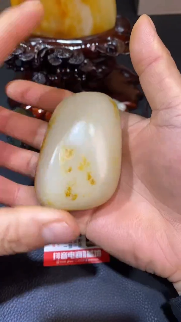 未镶嵌和田玉把件泽****.和田玉