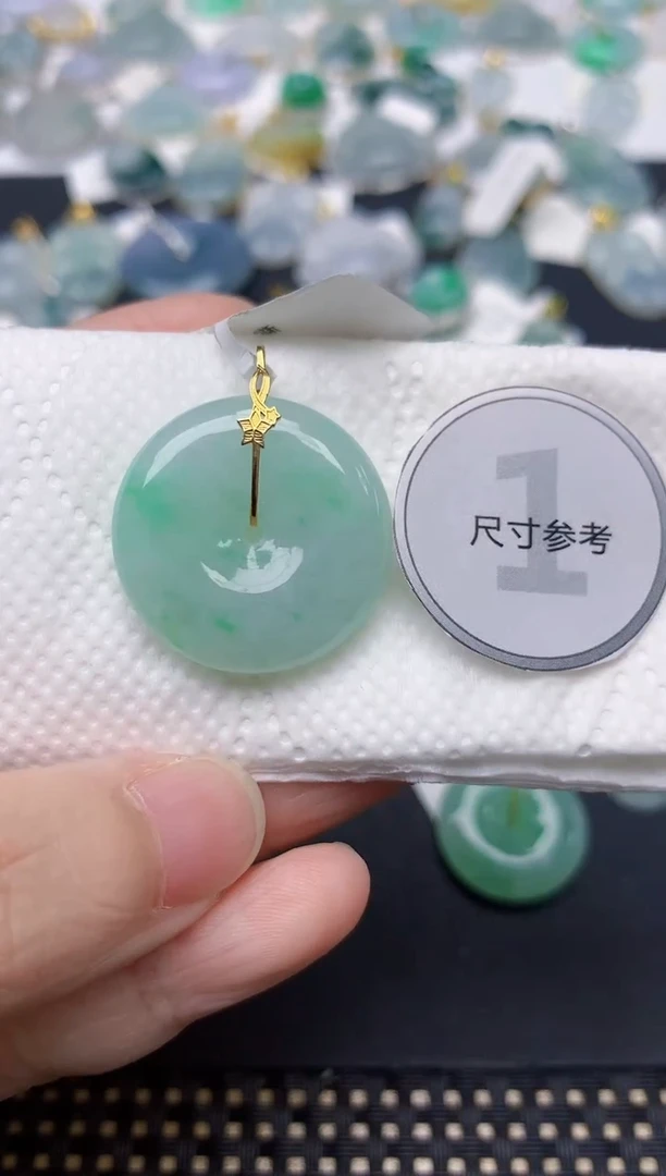 颈饰18K金镶嵌翡翠天然缅甸A货翡翠
