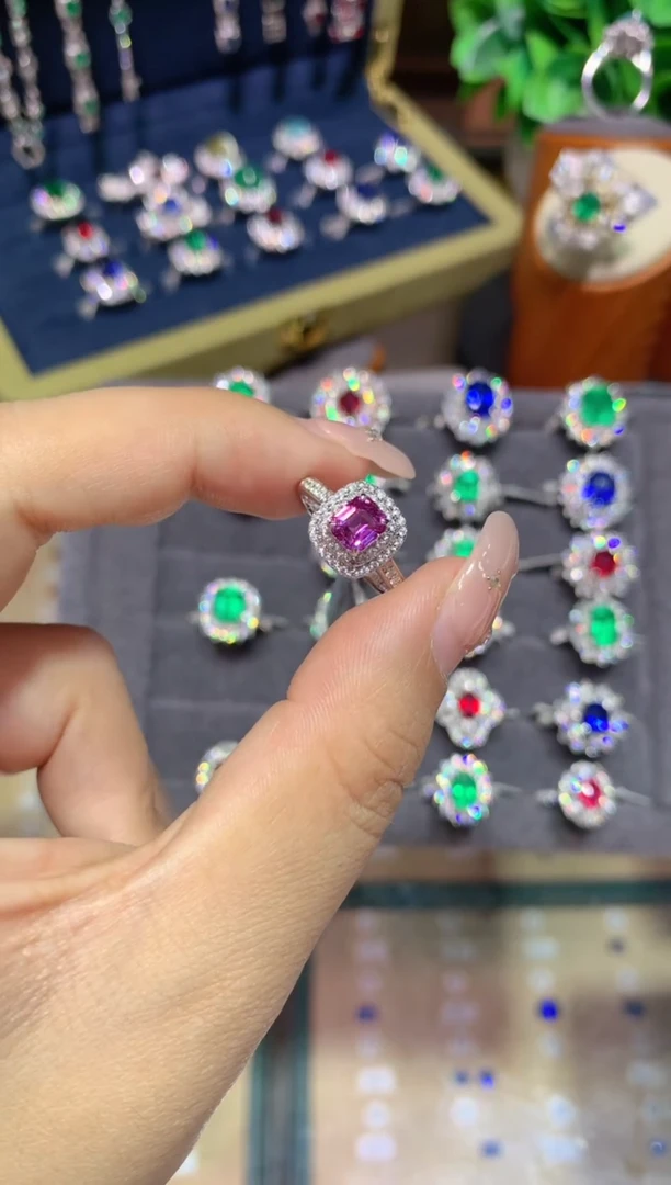 戒指彩色蓝宝石18K金镶嵌1.03ct