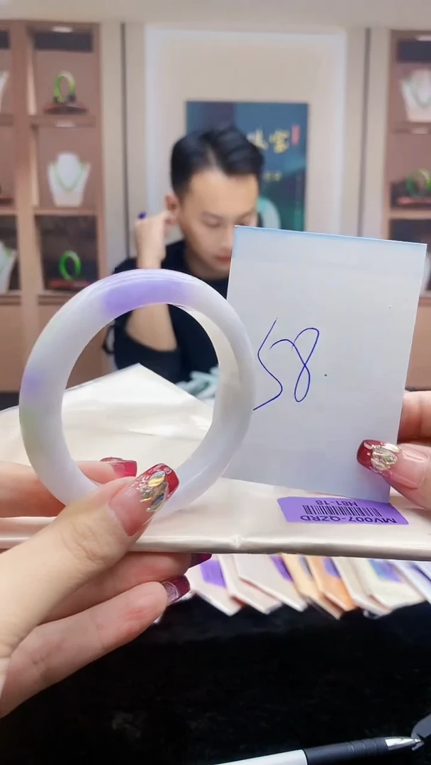 【闪购商品】翡翠手镯未镶嵌     H81-18