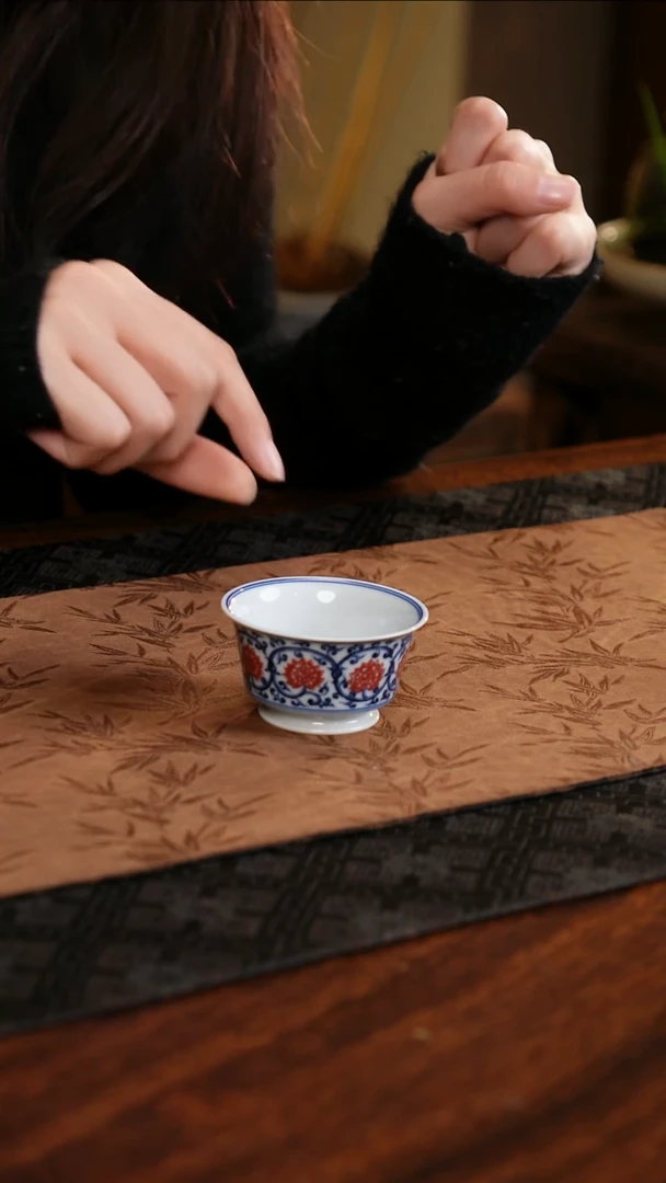 【闪购商品】杯子青花釉里红缠枝莲马蹄杯