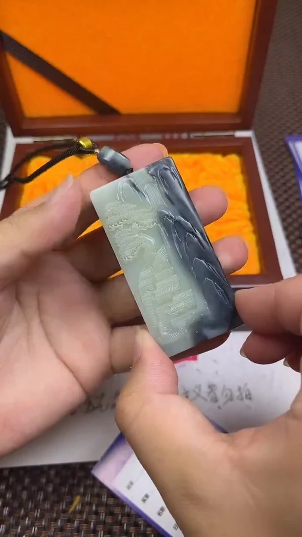 颈饰未镶嵌和田玉广**冠1