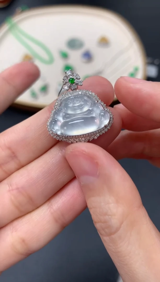 【闪购商品】翡翠吊坠(不含链)18K金镶嵌9800