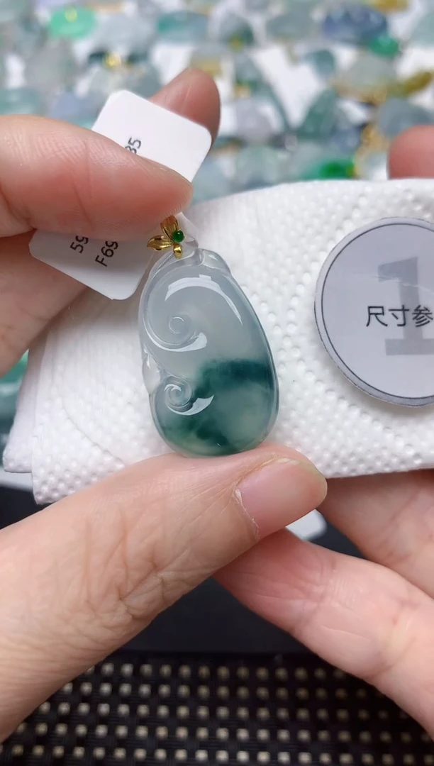 颈饰18K金镶嵌翡翠天然缅甸A货翡翠