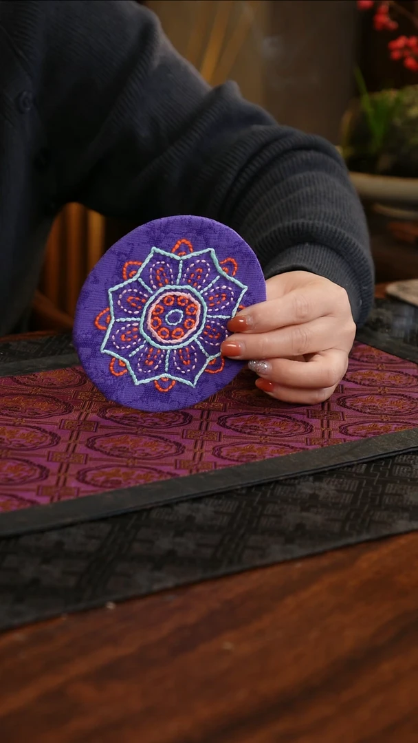 【闪购商品】织绣宝相花圆形杯垫A款