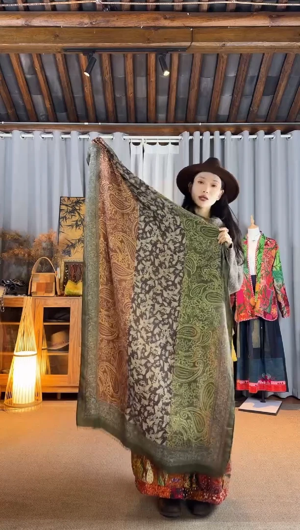 设计师款绿色拓印围巾