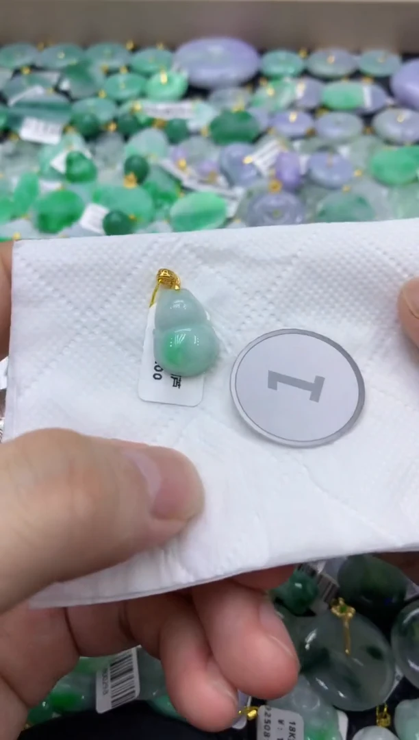 颈饰未镶嵌翡翠天然缅甸翡翠A货