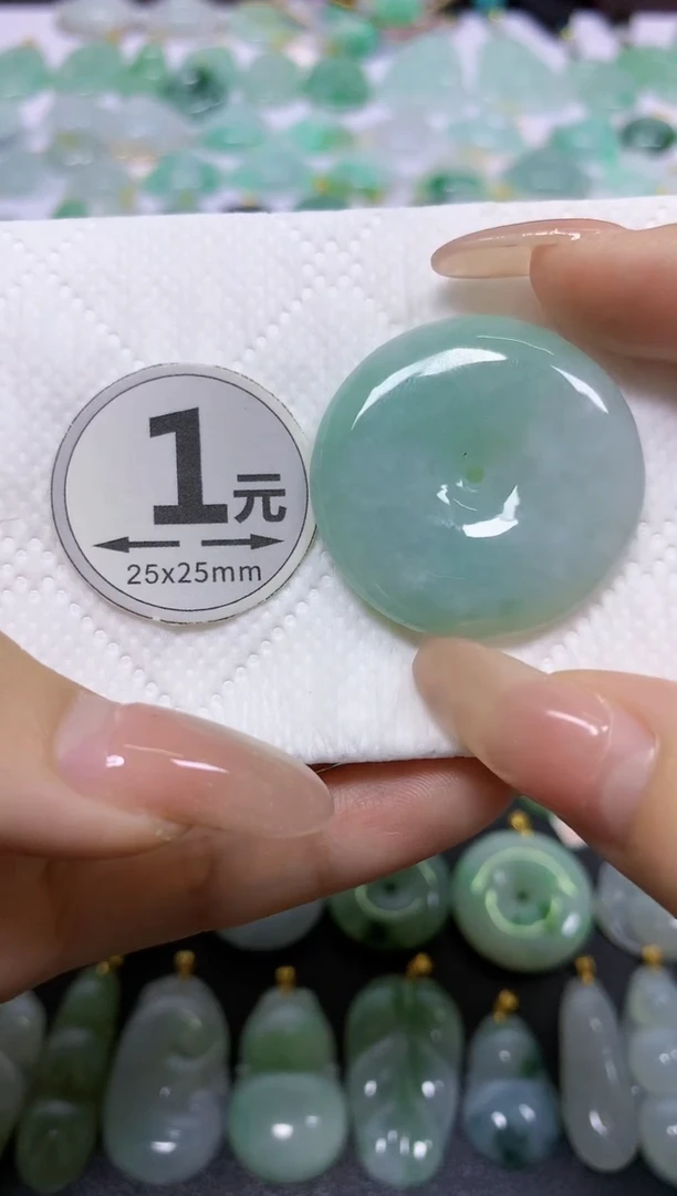 颈饰未镶嵌翡翠 天然翡翠A货