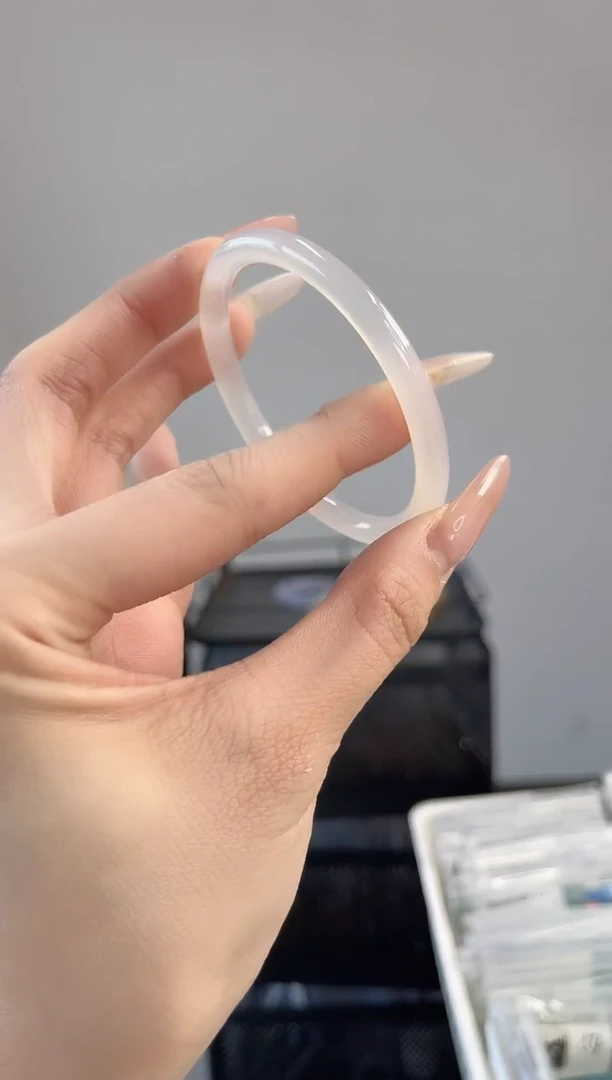 【闪购商品】玛瑙/玉髓手镯未镶嵌55-56圈