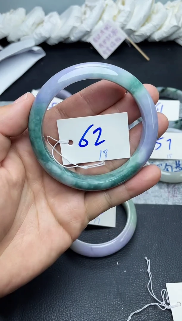 未镶嵌手镯翡翠18