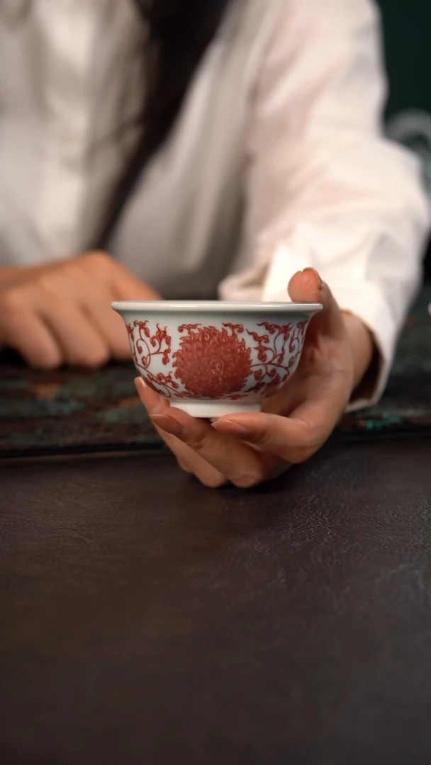 贵红窑釉里红金刚莲大压手杯