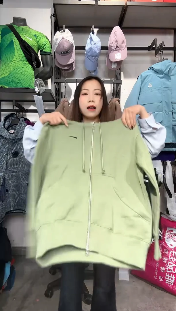 1820   编码 瑕疵款直播间过款为准 尺码