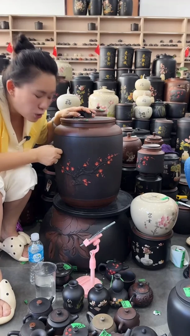 罐瑕疵茶缸高44cm 红梅  780