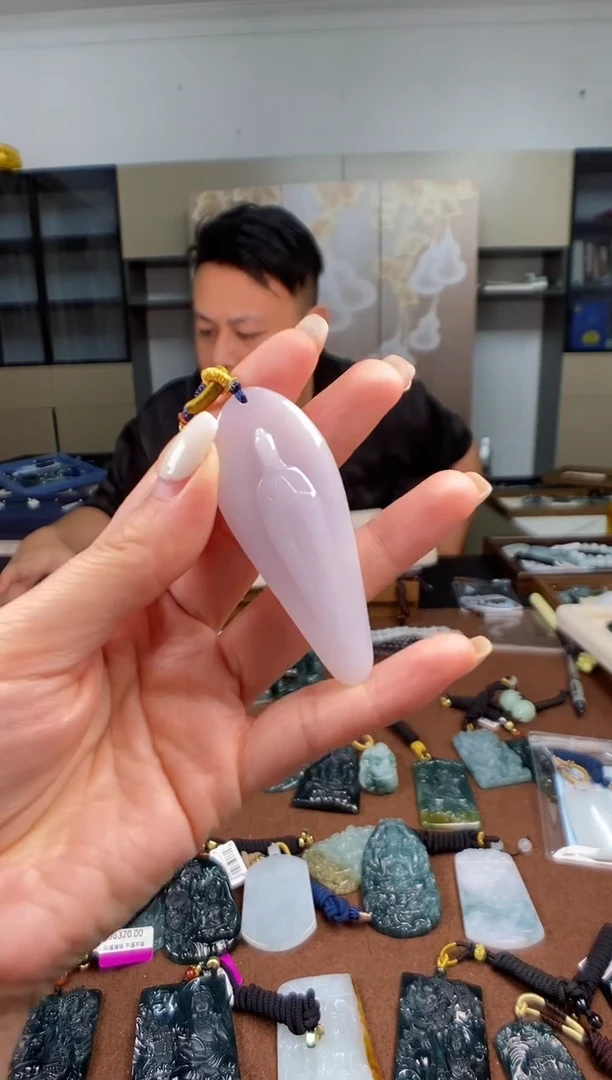 颈饰未镶嵌翡翠多样性发其一