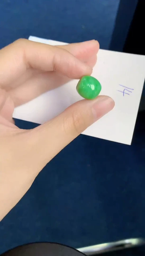 翡翠未镶嵌颈饰天然翡翠緬甸A貨
