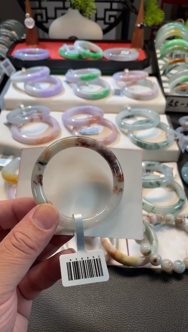 未镶嵌手镯翡翠81号链接 有纹裂 51圆条