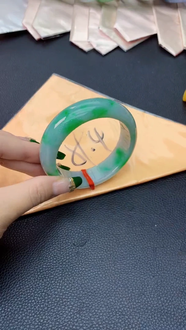 翡翠手镯未镶嵌0080307225