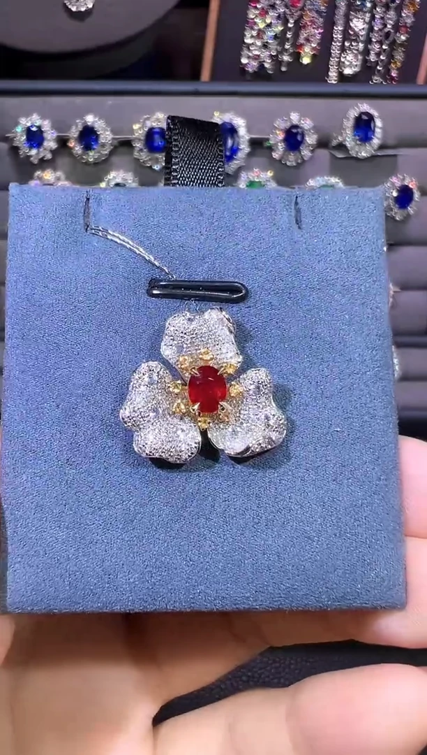 18K金镶嵌GUILD无烧鸽血红红宝石0.62ct