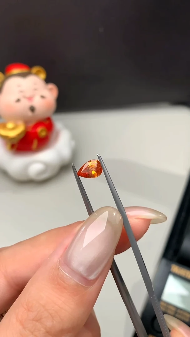 珠宝半成品未镶嵌石榴石（芬达石）1.13ct