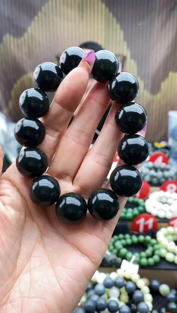 未镶嵌手串和田玉黑青18