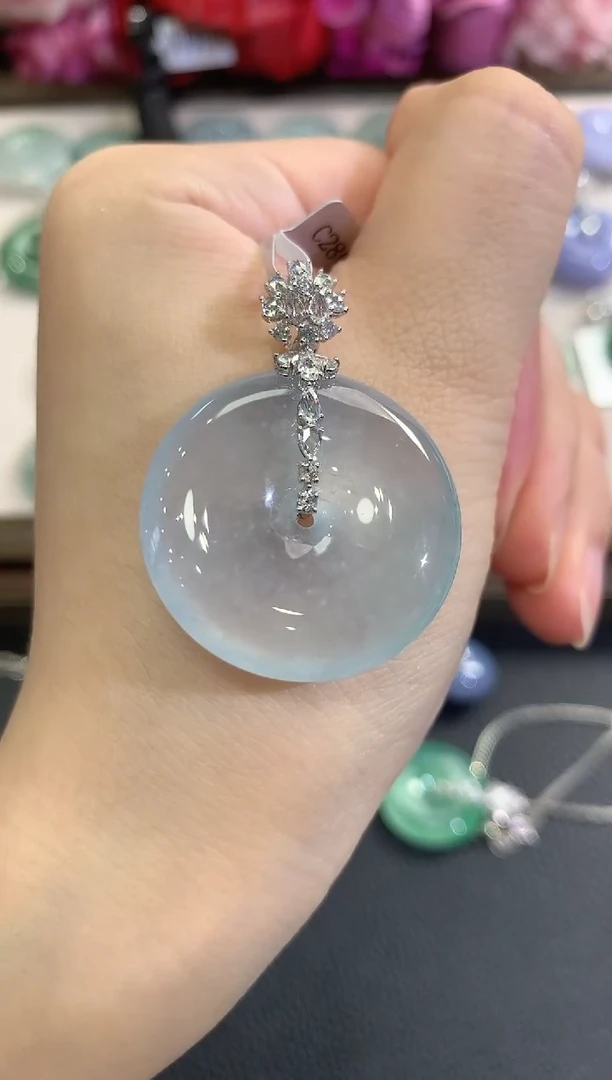 吊坠(不含链)18K金镶嵌翡翠春日珠宝 B62