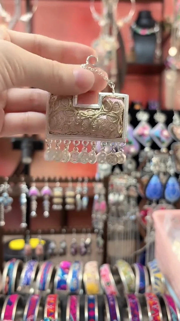 织绣 云织谣民族风精美饰品   309