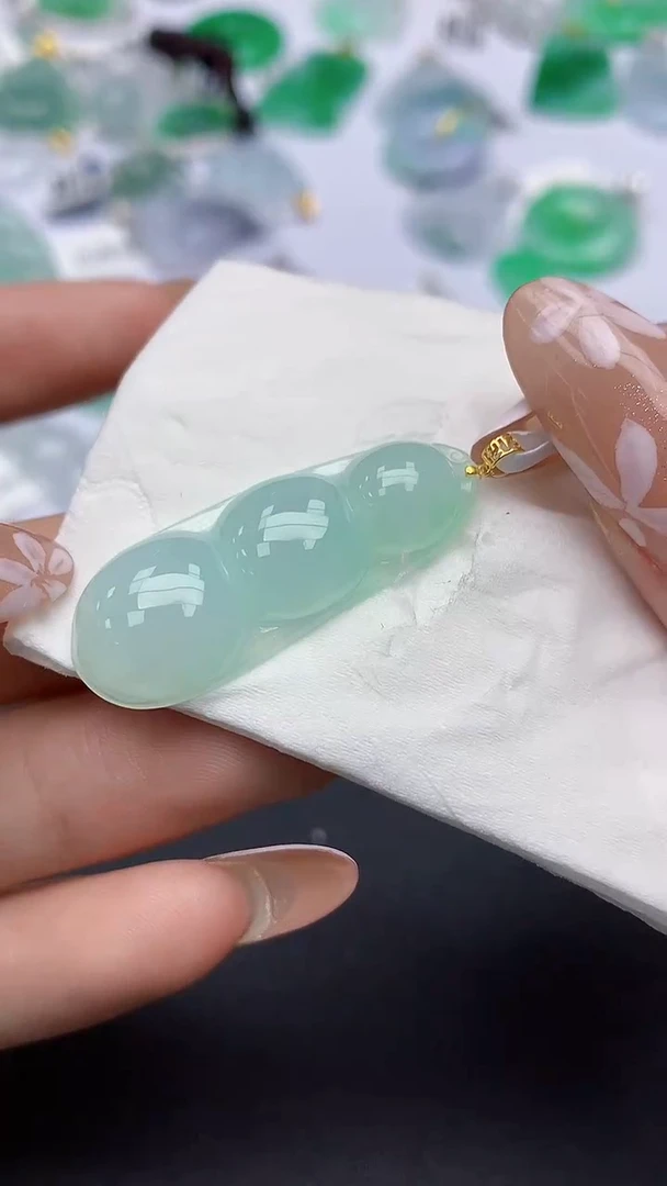 颈饰18K金镶嵌翡翠a货假一赔三支持复检百元上9元证书费自理