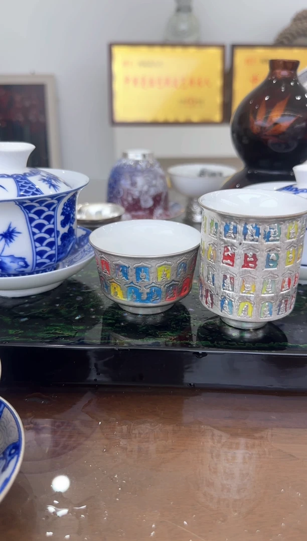 何赋森甄选——七彩千佛银杯两只