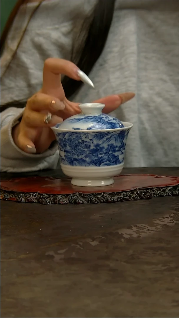 【闪购商品】青花手绘山水盖碗