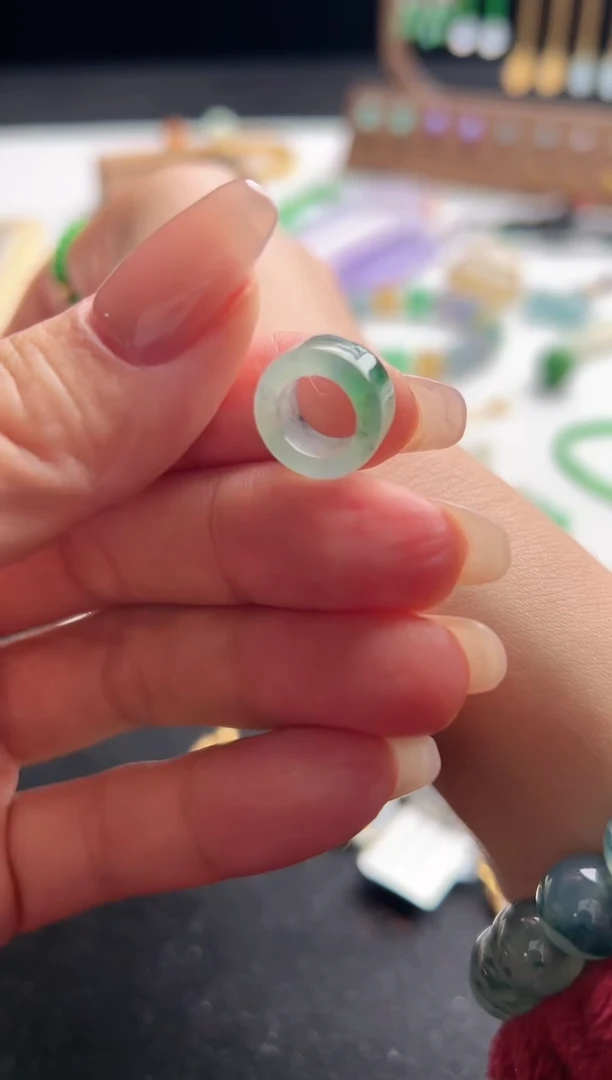 【闪购商品】定制翡翠未镶嵌乌鸡飘花跑环280-xds 清！