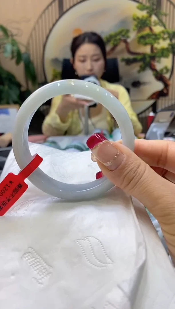 【闪购商品】翡翠手镯未镶嵌99908174
