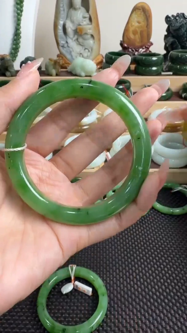 颈饰未镶嵌和田玉手镯60