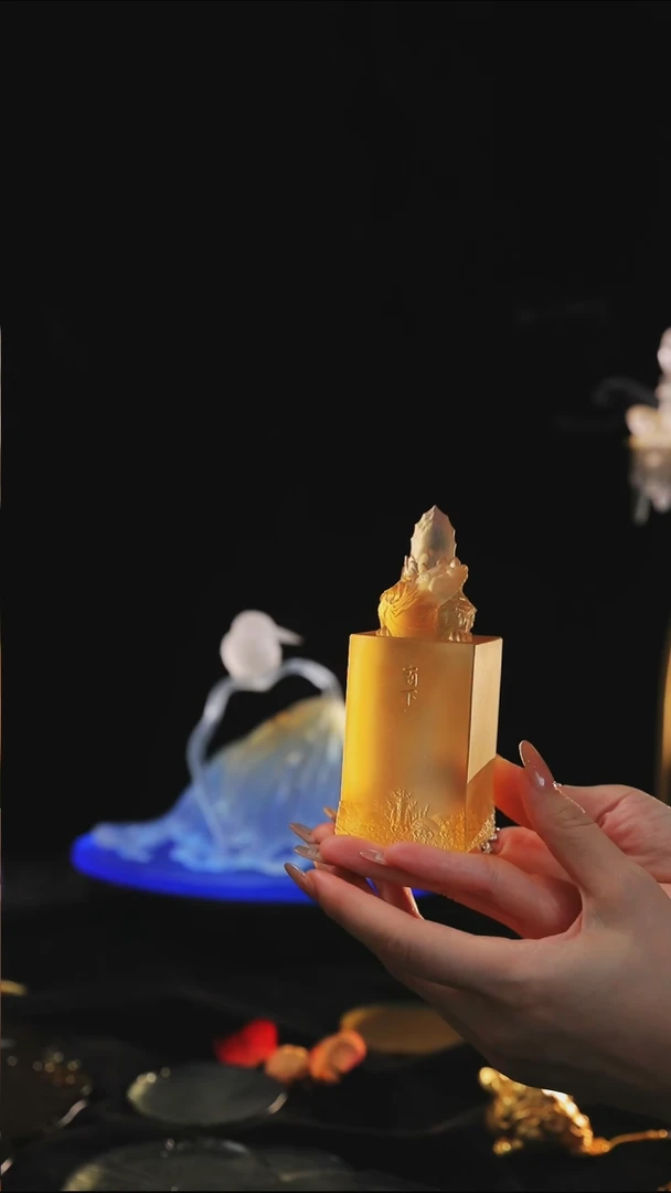 手工艺品琉璃浅琥珀色霸下