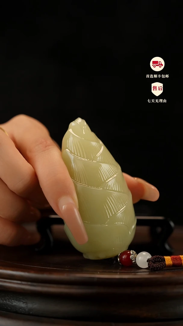 云南石竹叶青雕刻：节节高升手把件摆件挂件