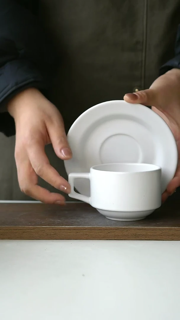 【闪购商品】陶瓷莫兰迪白200咖啡杯碟送随机勺@4-2@