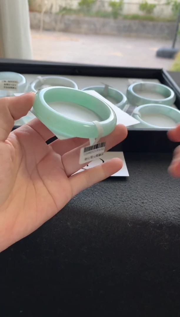 未镶嵌手镯翡翠55.6正圈买断Y4953