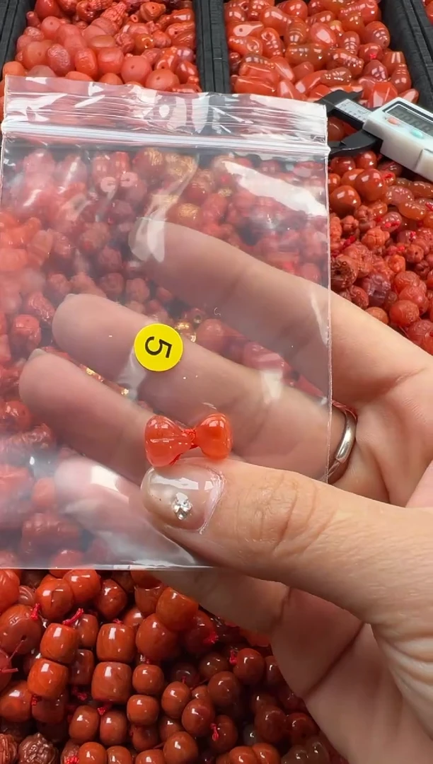 【闪购商品】南红玛瑙颈饰未镶嵌1