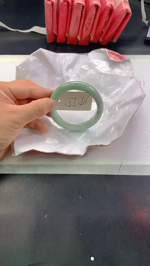 未镶嵌手镯翡翠236