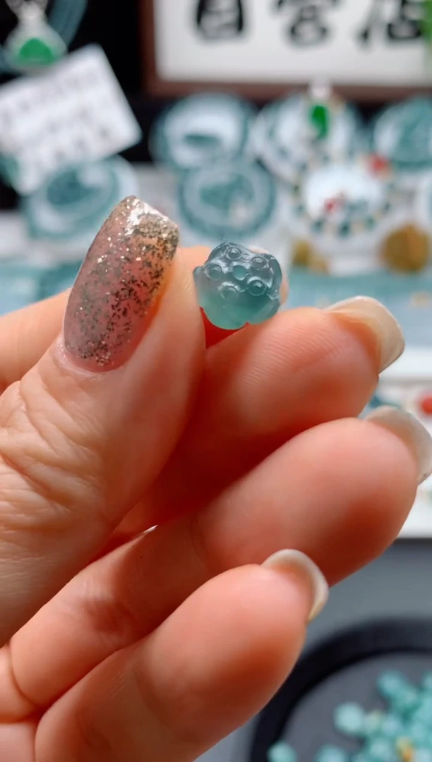 翡翠未镶嵌颈饰1035678468