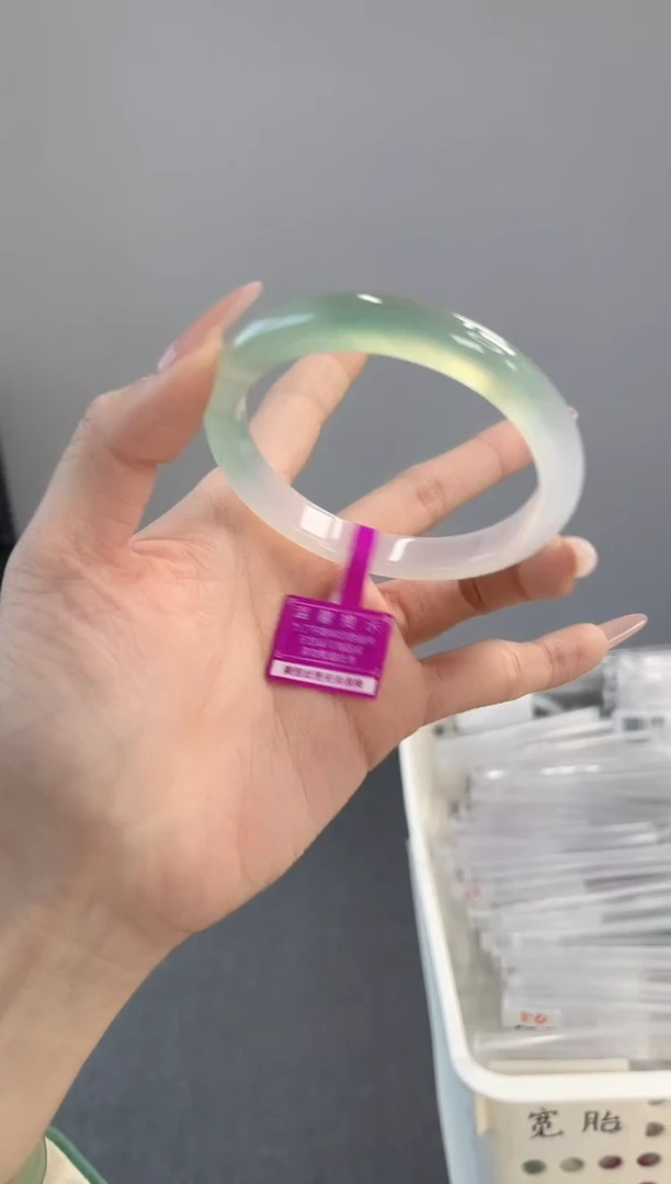 【闪购商品】玛瑙/玉髓手镯未镶嵌59-60圈