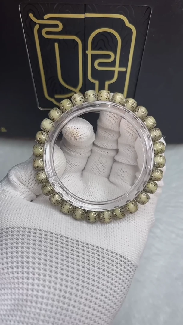 手串星月菩提小驼包8x7.c525