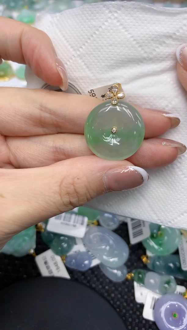 颈饰18K金镶嵌翡翠1111111