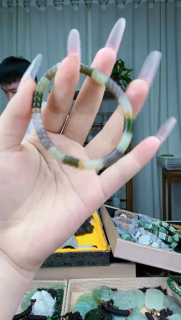 和田玉未镶嵌挂件拍一发一，多样性发货！