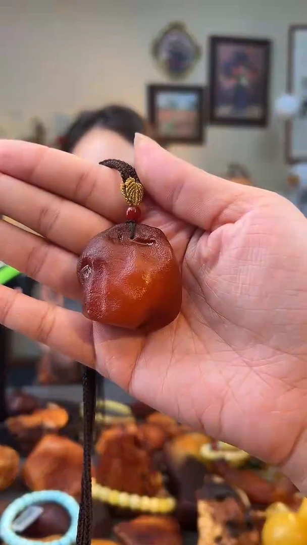 琥珀颈饰未镶嵌吊坠