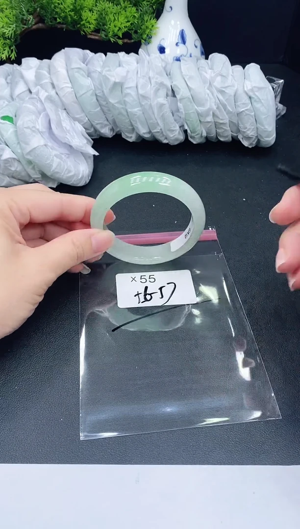 未镶嵌手镯翡翠55