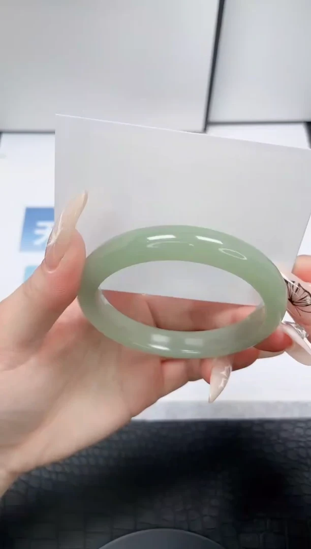 【闪购商品】石英质玉手镯未镶嵌21-57.3