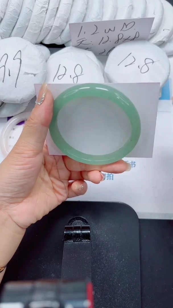 未镶嵌手镯石英质玉150-61