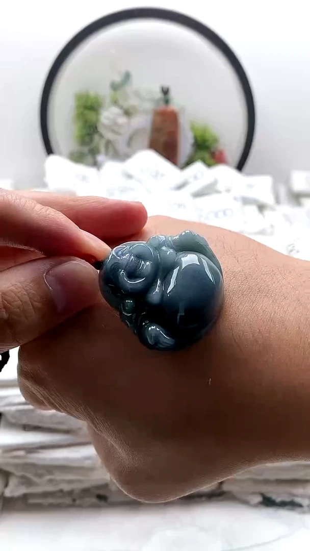 颈饰未镶嵌翡翠佛公