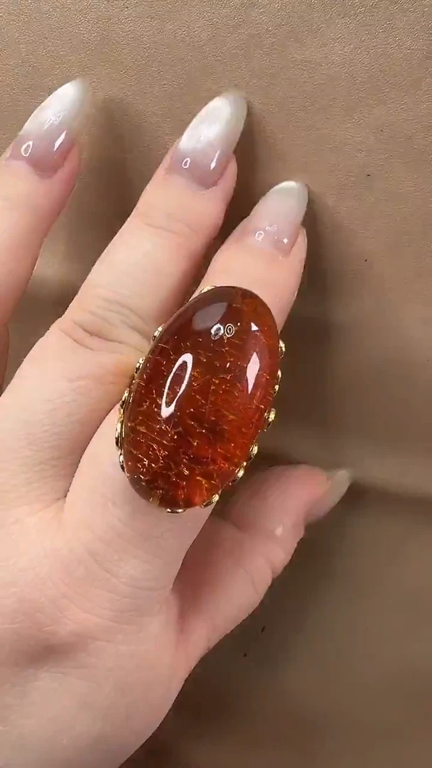 琥珀颈饰未镶嵌戒指